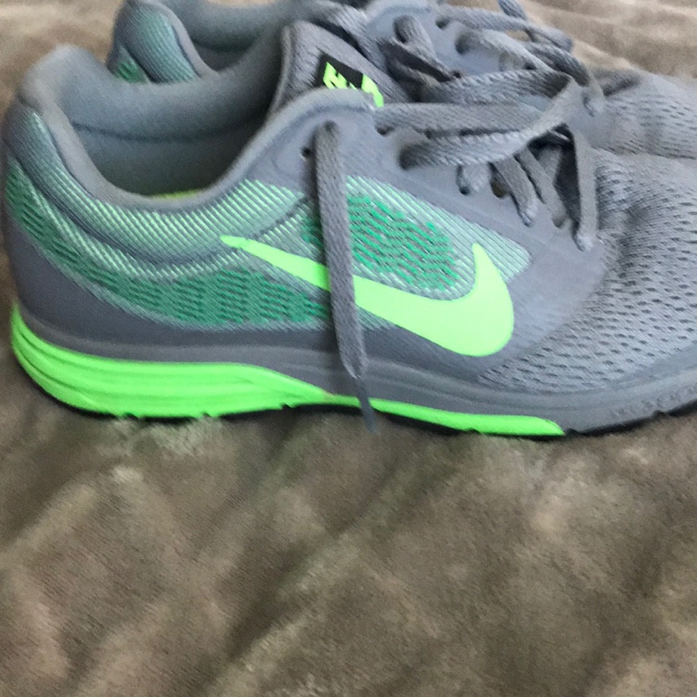Shoes - Picture 5 of 5